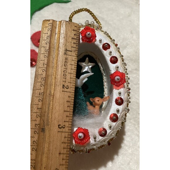VINTAGE OVAL Push Pin Christmas Ornament Deer Diorama Red Beaded Sequin Velvet - Picture 10 of 10